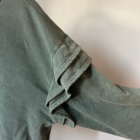 Ruffled drop shoulder crop sweatshirt - Picture 2 of 6